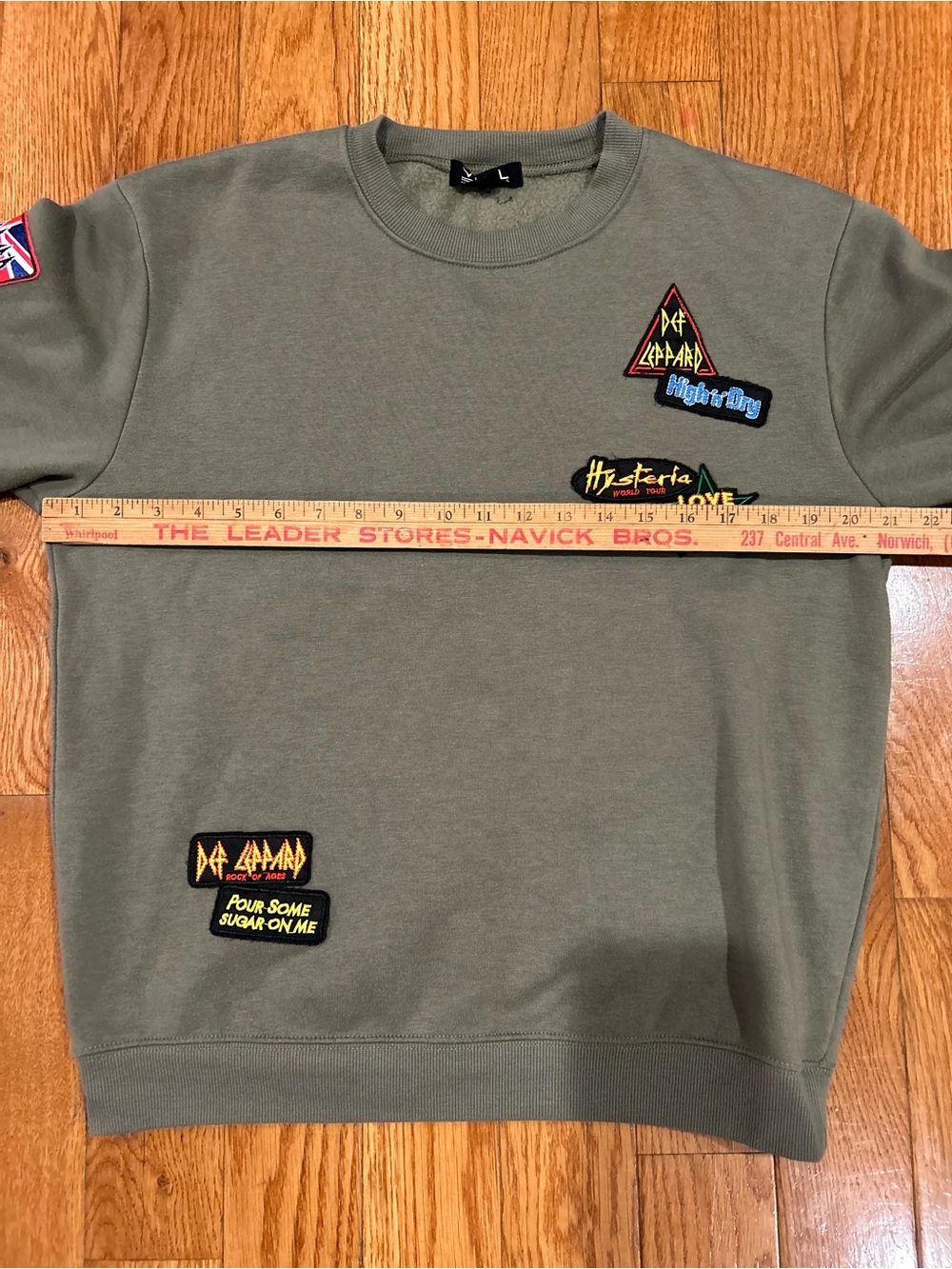 Vinyl Icons Def Leppard Patch Crewneck Sweatshirt Mens S Green - Picture 6 of 9